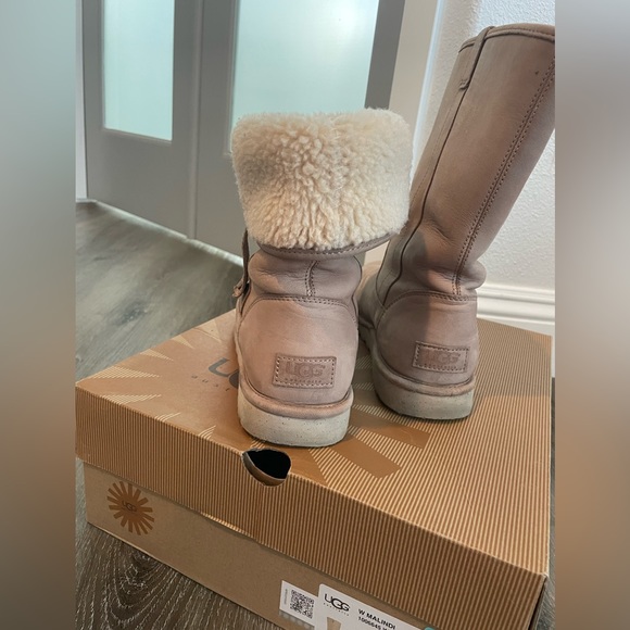 UGG Boots - Picture 11 of 11
